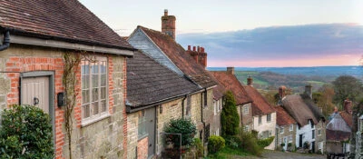 Iwerne Minster (Dorset), Clayesmore School